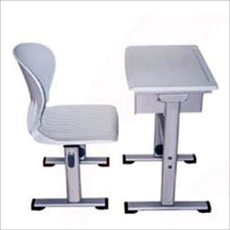 स्कूल डेस्क और कुर्सी