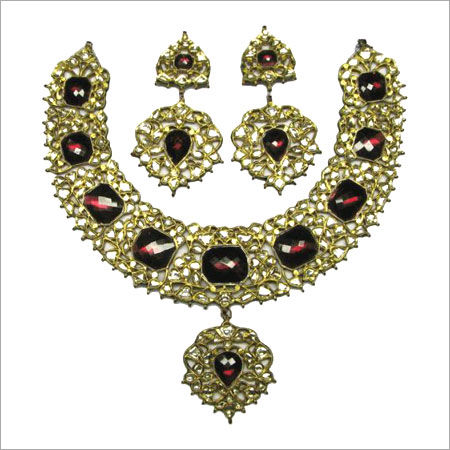 Maroon Color Studded Stone Kundan Necklace