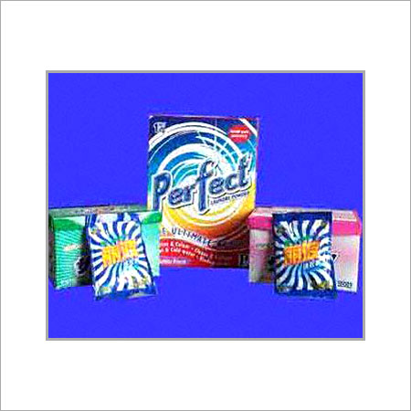 सक्रिय पदार्थ के साथ नीला डिटर्जेंट पाउडर