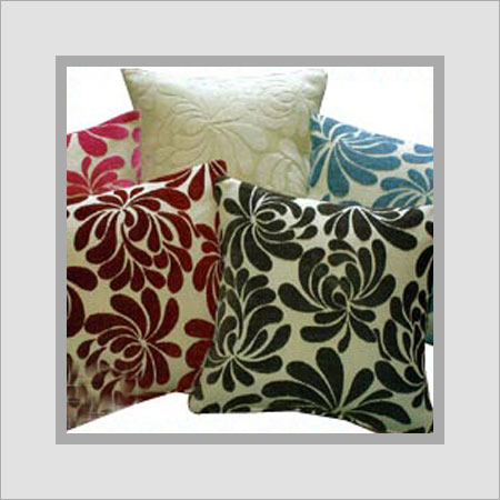 विभिन्न रंगों में उपलब्ध पेटल पैच कुशन कवर