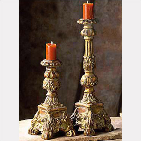 गोल्डन एंटीक्वेड कैंडल होल्डर