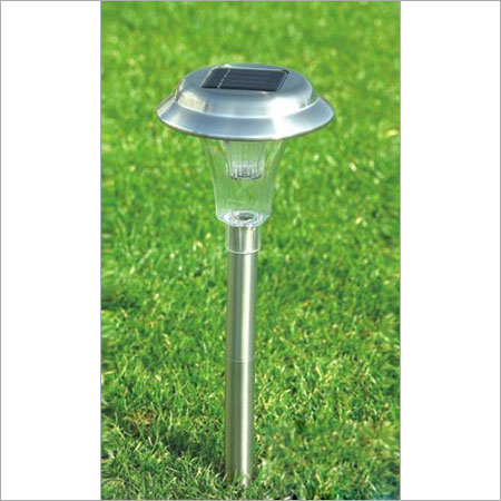 व्हाइट फाइन फिनिश सोलर लॉन लाइट