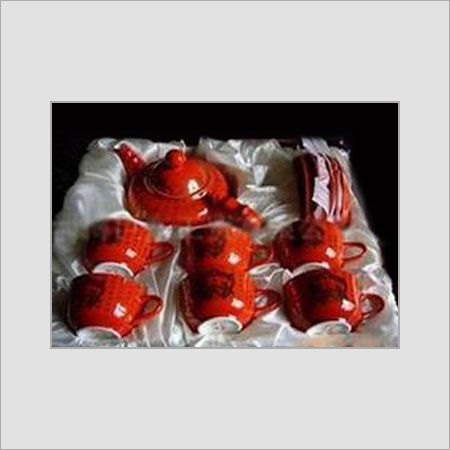 लाल रंग का टी सेट