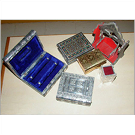 वाइब्रेंट कलर्स डिज़ाइनर ज़वेरी बॉक्स