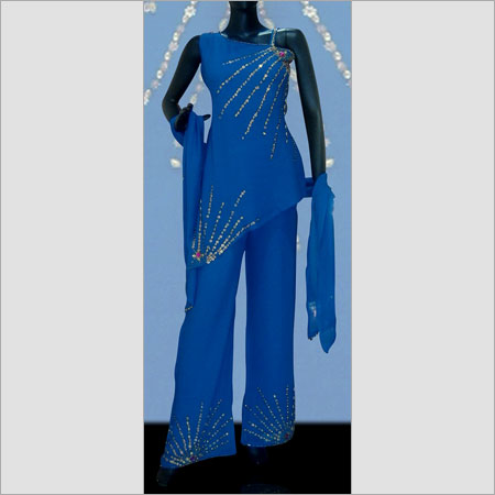 विभिन्न रंग उपलब्ध हैं डिज़ाइनर शॉर्ट सलवार कमीज़