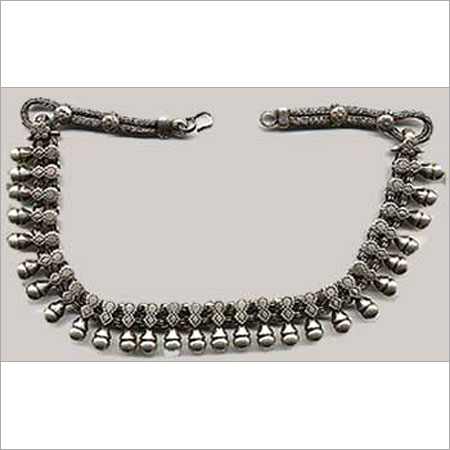 एंटीक सिल्वर नेकलेस