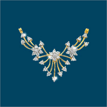 Designer Gold Diamond Pendant Excellent