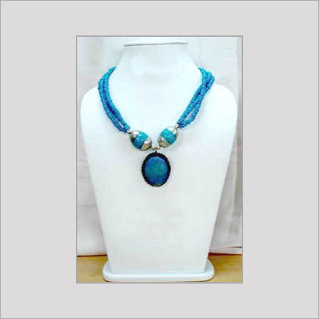 डिज़ाइनर बोन स्टडेड नेकलेस जेंडर: महिलाएं