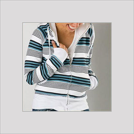 लेडीज़ हूडेड टी-शर्ट