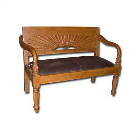 विभिन्न रंग उपलब्ध हैं हस्तनिर्मित लकड़ी के बेंच