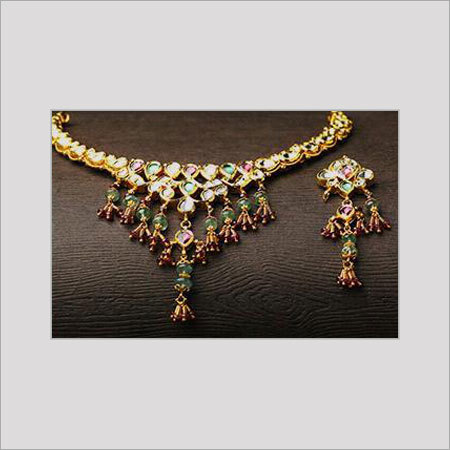 डायमंड स्टडेड नेकलेस सेट