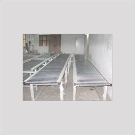 Gravity Conveyor - Powder Painted Steel or Aluminum Frame , Versatile and Efficient Roller System for Optimal Product Flow