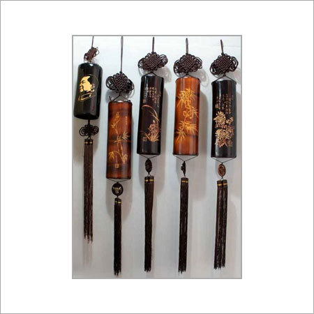 बांस की नक्काशी वाली हस्तशिल्प पट्टिका