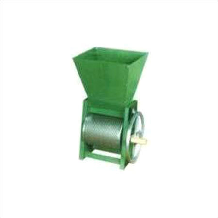 HAND OPERATED COFFEE PULPER