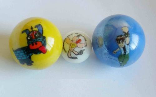 लोगो के साथ ग्लास मार्बल