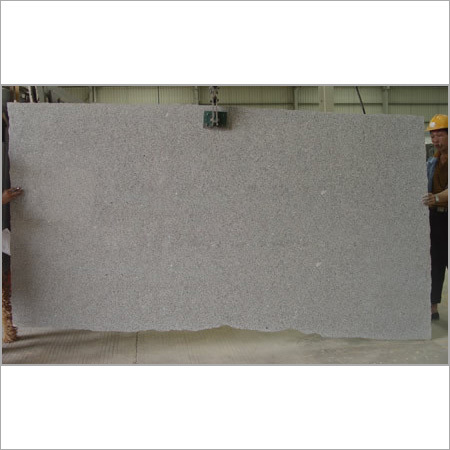 व्हाइट स्लिप रेसिस्टेंट ग्रेनाइट स्लैब्स