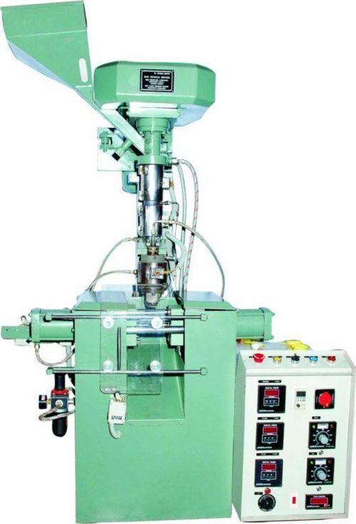 Screw Type Vertical Moulding Machine