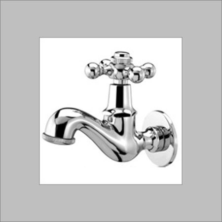 फ्लैंग्स के साथ बिब कॉक