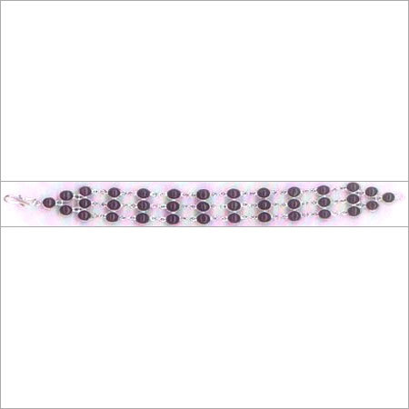 बीडेड रिस्टबैंड