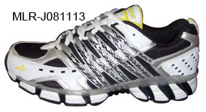 अत्यधिक आरामदायक काले और सफेद जॉगर शूज़