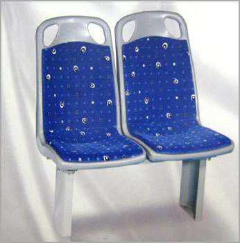 बिना आर्म रेस्ट के बस सीट