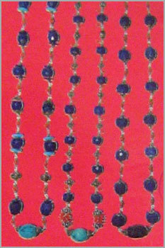 गोल डिजाइनर नीला रत्न का हार