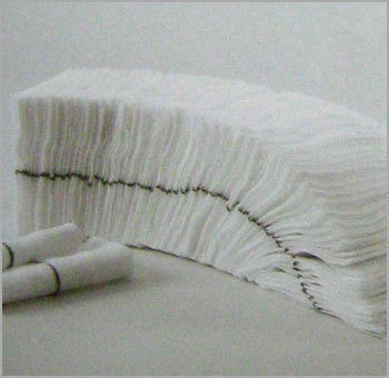 एक्स-रे थ्रेड के साथ गौज स्वैब