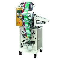 Chips Pouch Packing Machine With Tray Conveyor