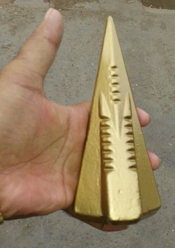 Diamond Shaped Splitting Wood Wedge