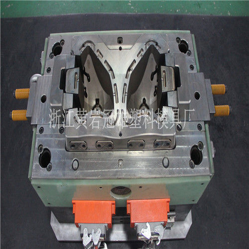 BMC Injection Mould for Car Head Lamp Reflector