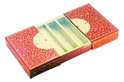 Red 12X8 Inches Printed Cardboard Sweet Packaging Box With 3 Compartment 