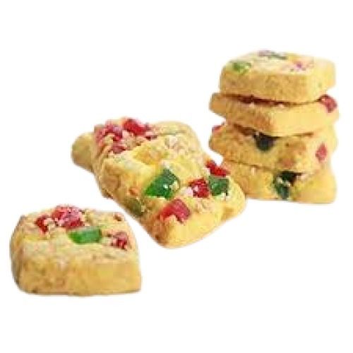 Hygienically Packed Sweet Taste Square Shaped Crispy Semi Hard Bakery Biscuit