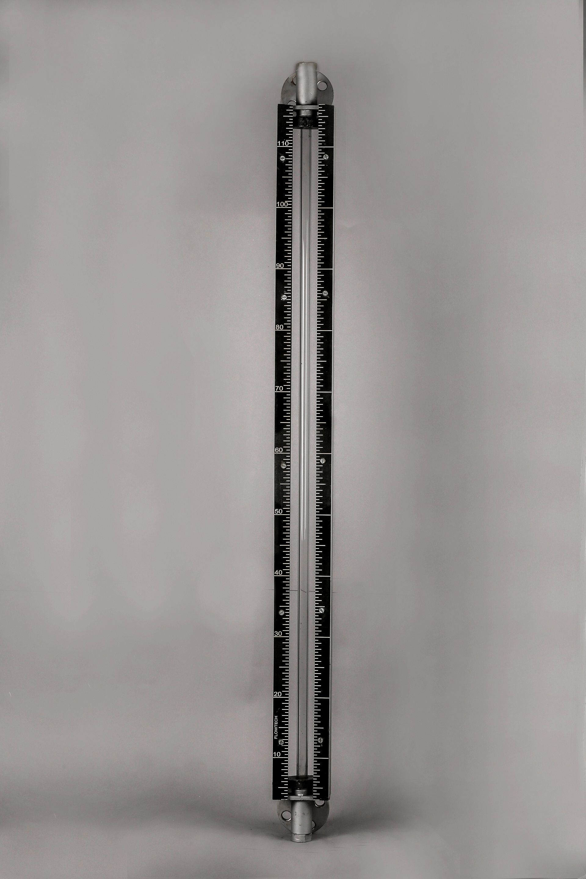 Tubular Glass Level Gauge - Color: Black & White