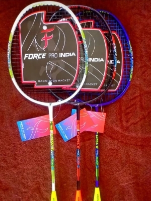 Badminton Rackets - Aluminium Gut, Wooden Handle, Standard Size | Lightweight, Double Joint Design, Suitable for Outdoor Sports