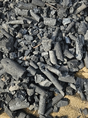 Bentonite Lumps - Dry Form High Strength with 5% Moisture | Industrial Application in Chemical Industry Hard Appearance Brown Color