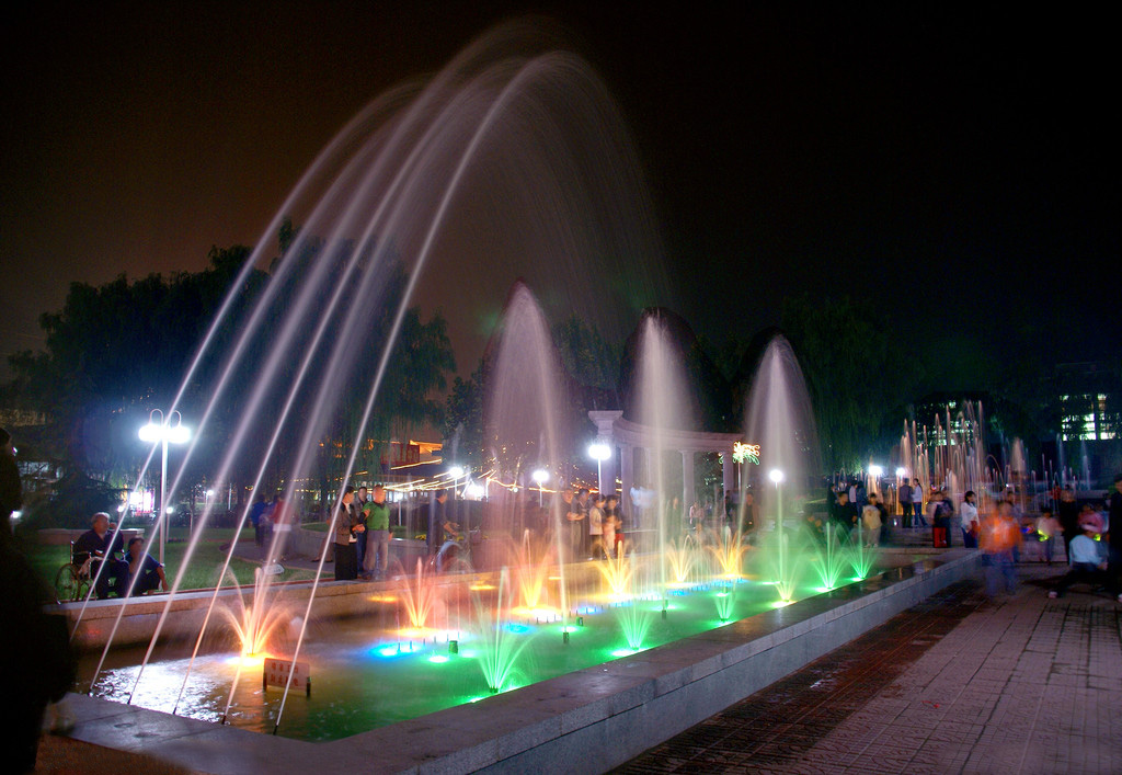 Musical Dancing Fountains - Color: Rgb