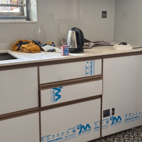 Aluminium Fabrication Kitchen Cupboards - Assembly: Carpenter Assembly