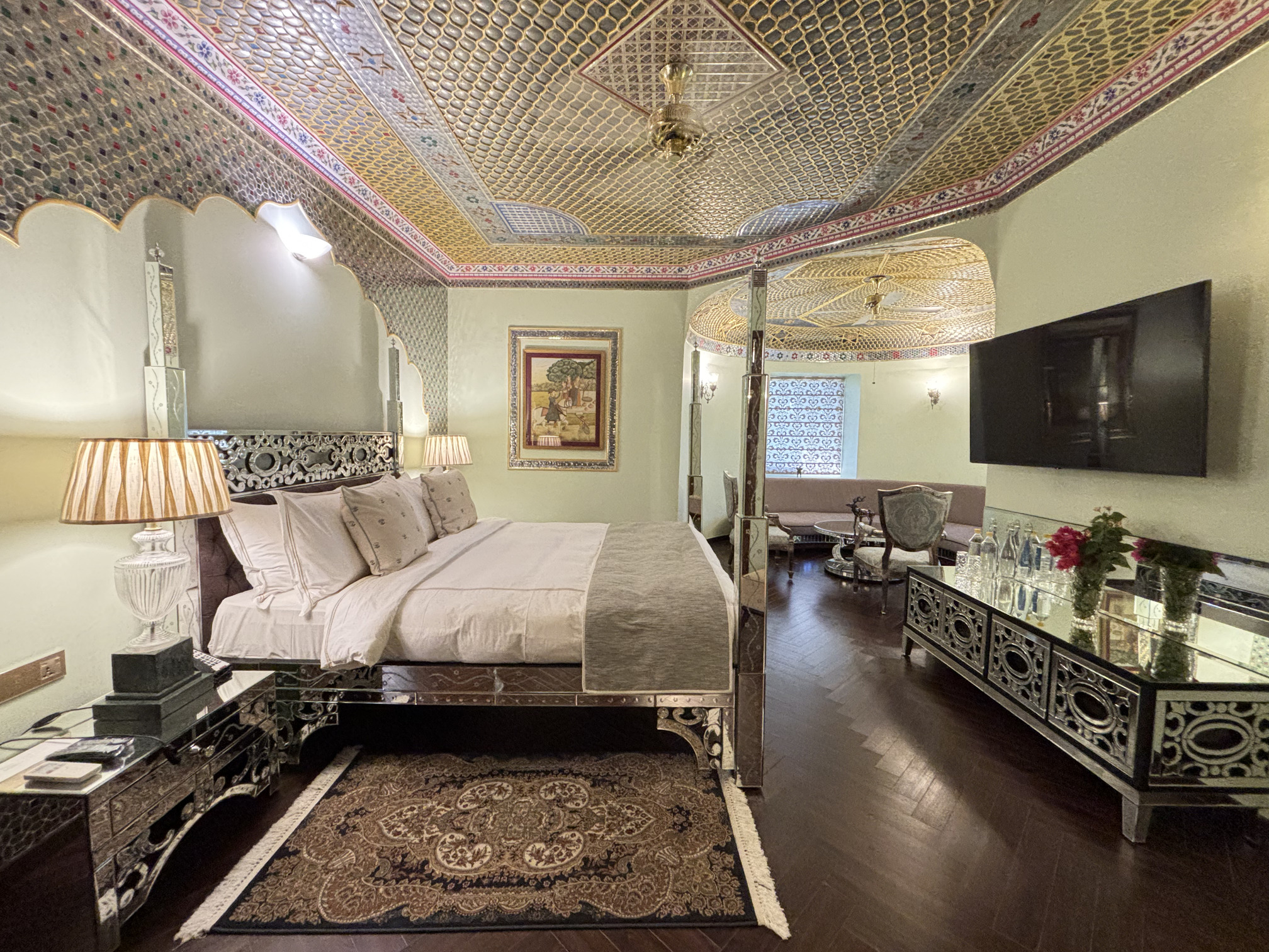 Sheesh Mahal Suite