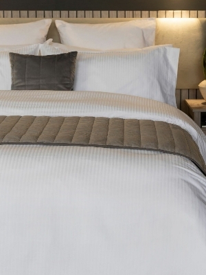 Double Bedsheet - Color: White