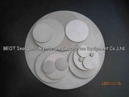 BEOT Filter Disc - Stainless Steel 316/316L, 0.2 to 200 Micron Pore Size, 13 to 210mm Diameter | High-Temperature Sintered Metal Powder Filtration Solution for Gas, Liquid, and Petrochemical Applications