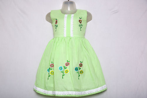 Embroidered Frock With Green Color Age Group: 12 Years