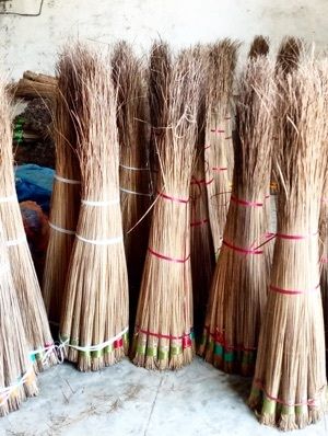 400 Gram Coconut Broom Stick