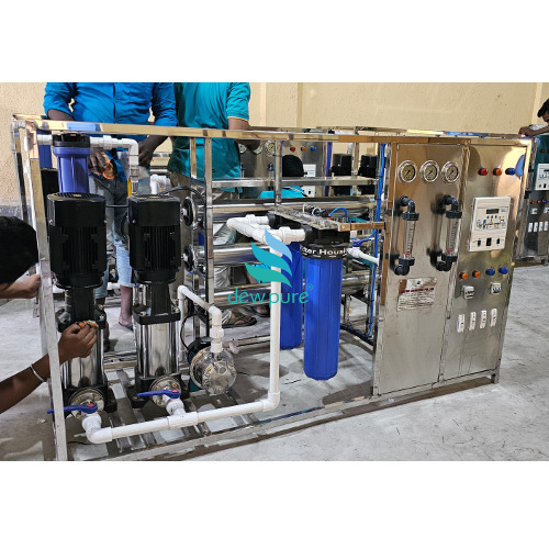 Commercial RO Plant - Customized Shape, Corrosion Resistant Material | Full Automatic, Easy to Install, Electric Drive Type