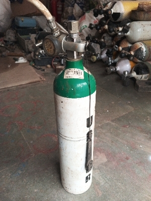 Medical Oxygen Cylinders - Operating Type: Manual