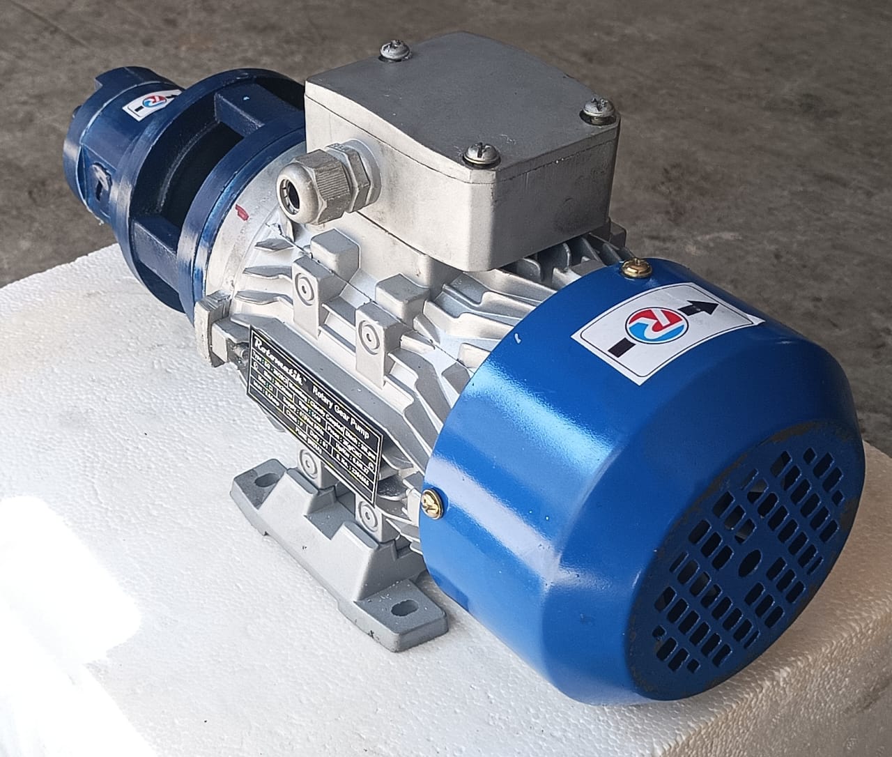 Rotary Gear Pumps - Color: Blue