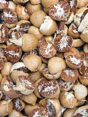 Whole Supari - Color: Brown