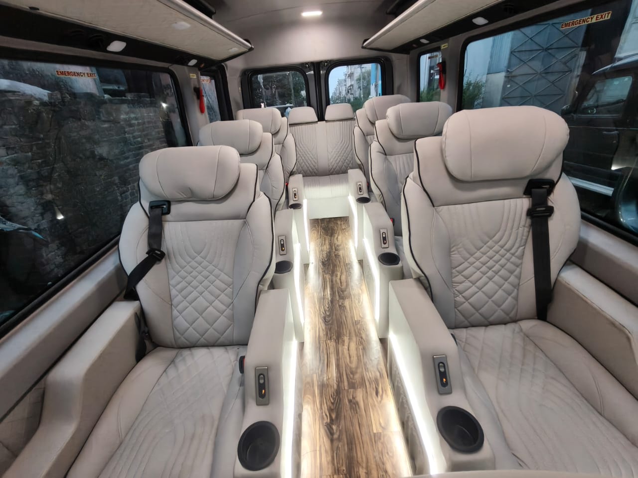 Luxury Motorized Pushback Seat For Urbania - Capacity: 120-150 Kg