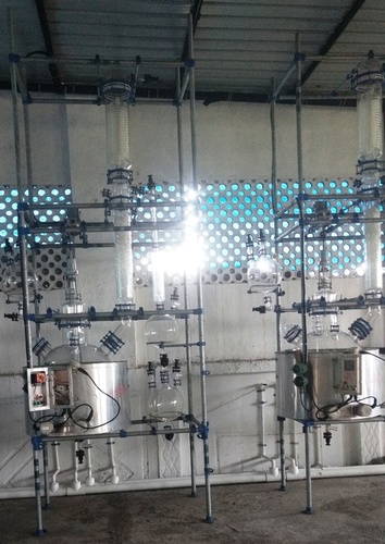 Industrial Fractional Distillation Unit - Borosilicate Glass 3.3 , Transparent Color, Electrically Operated, Low Power Consumption, Easy to Use, Low Maintenance, 1 Year Warranty Against Manufacturing Defects
