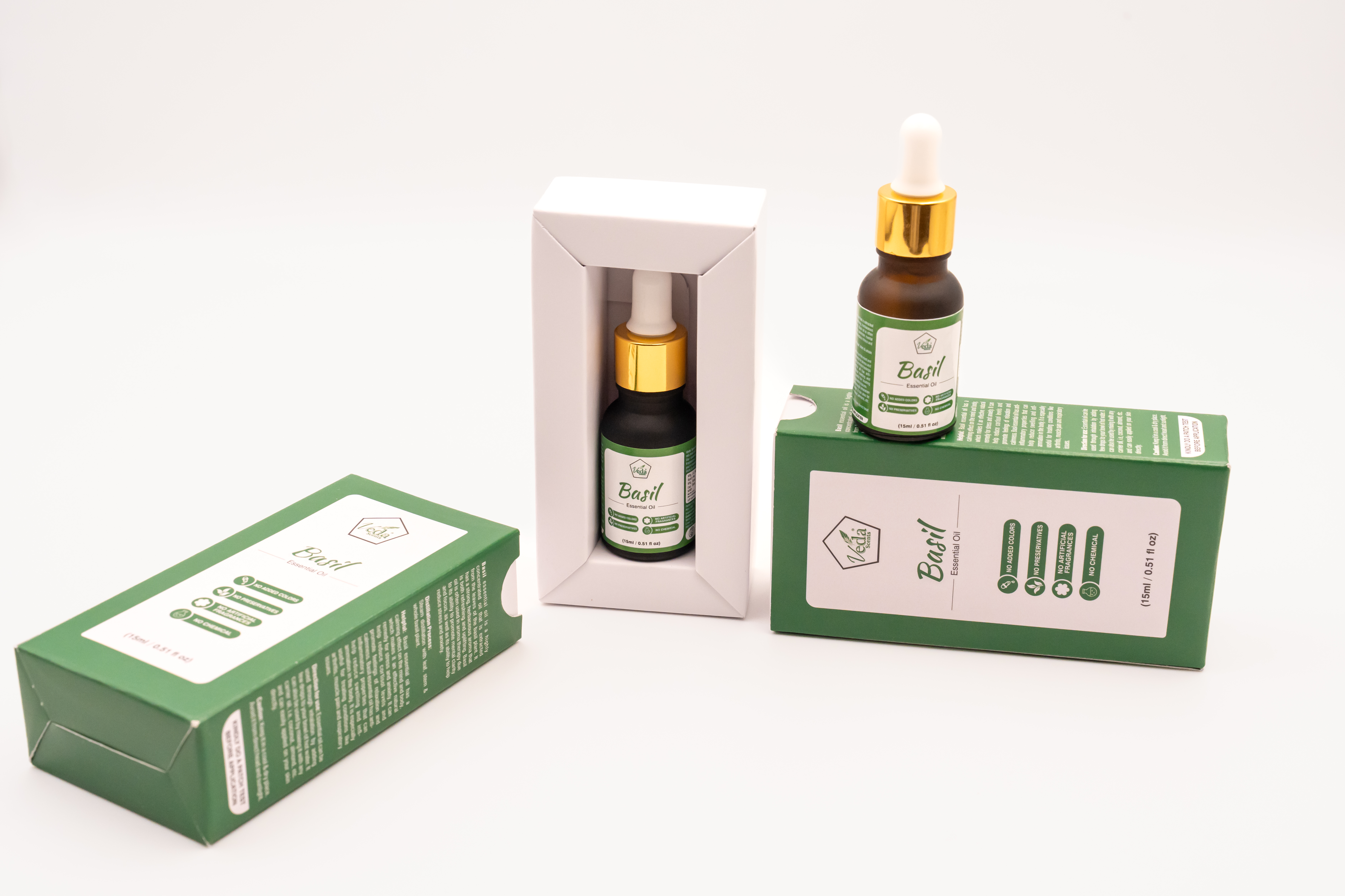 Pure Basil Essential Oil 15 Ml - Color: Dark Green