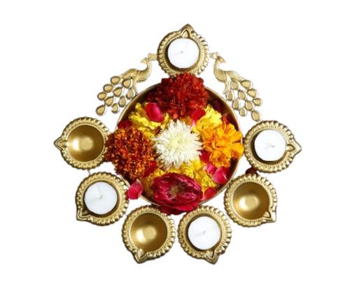 Metal Urli And Diyas - Color: Golden